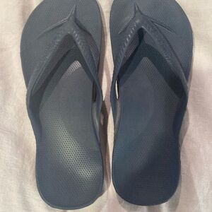 Archie’s Blue Flip Flops 7